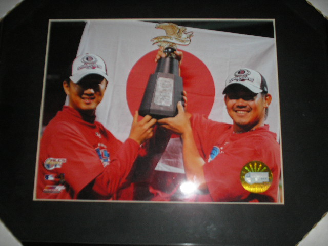 BOSTON RED SOX FRAMED PHOTO.. Frame Size is 16 3/4