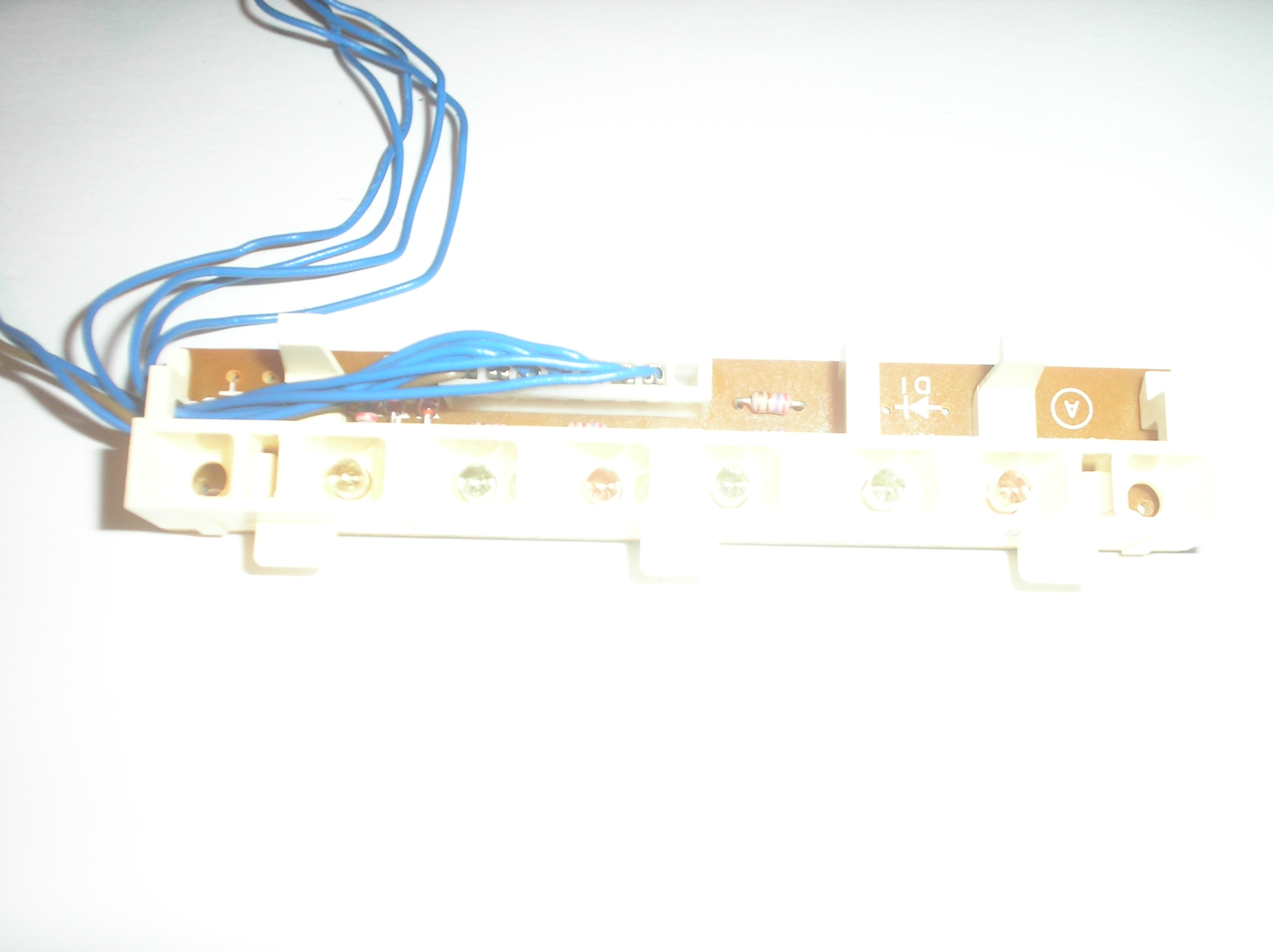 RS-T230 Cassette Deck A Tape Indicator Board Assy.  item is used.Technics part number is SLNST230-KM Led Block Assy